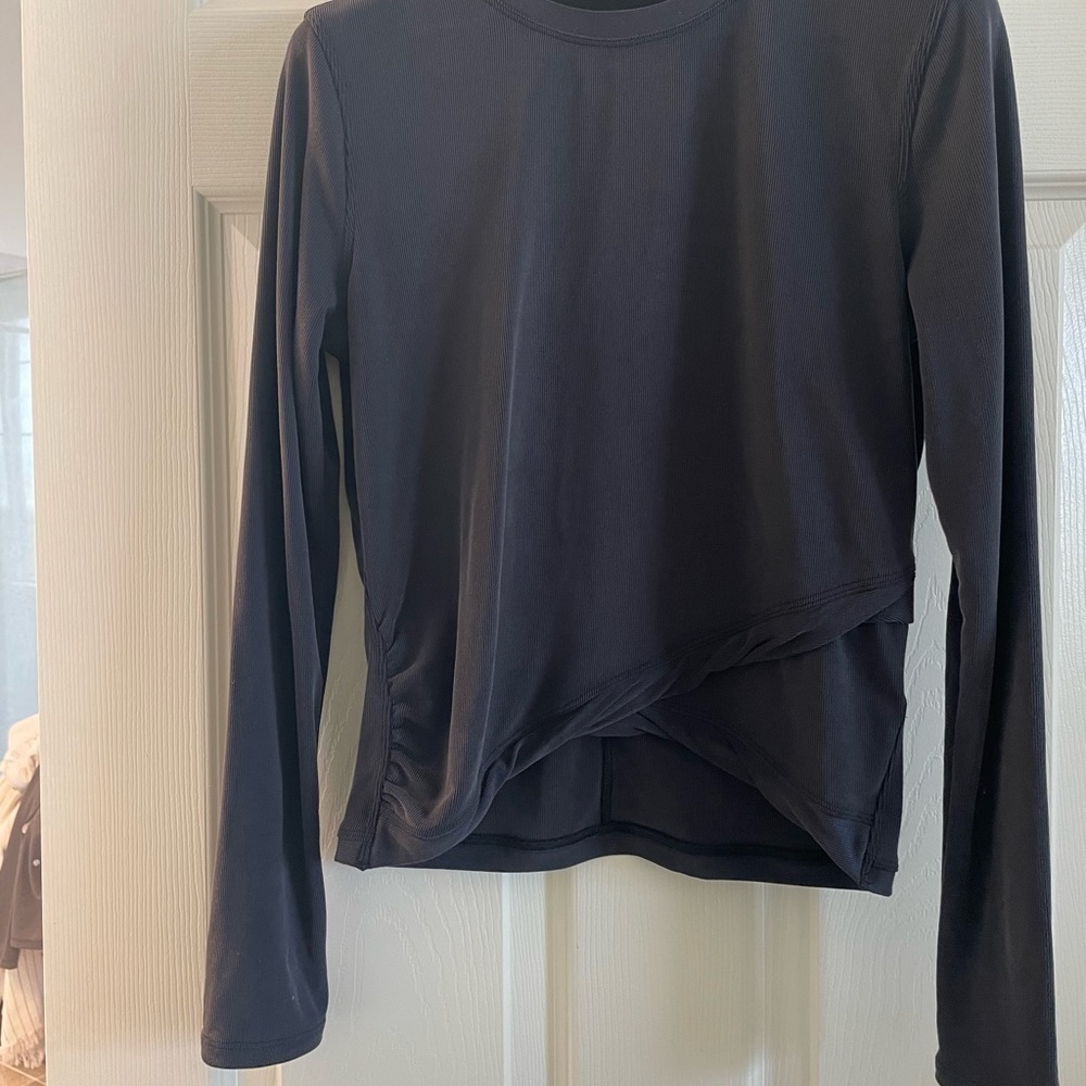 Lululemon crop top - Picture 2 of 6